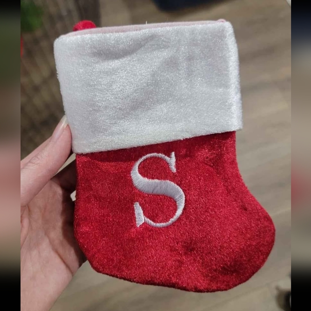 Small S velvet stocking